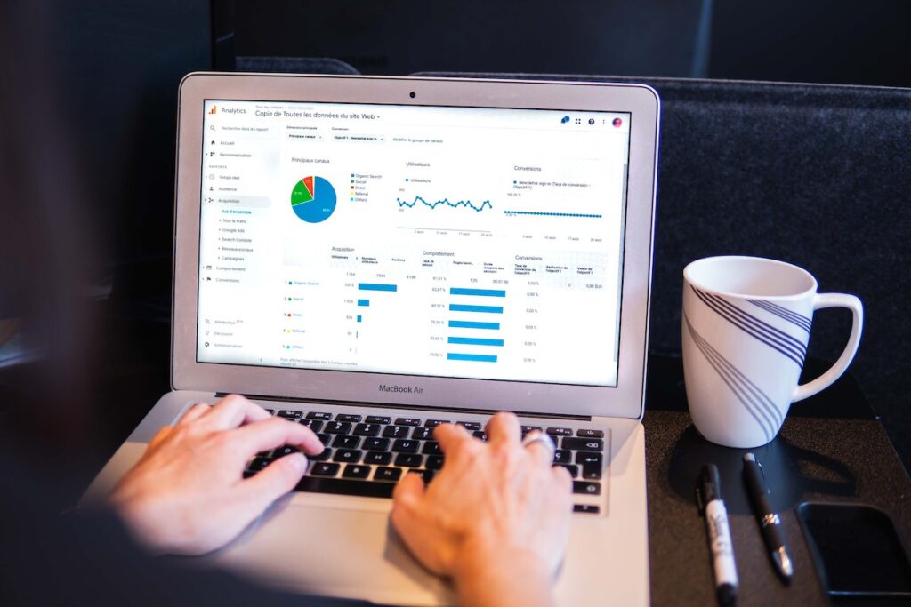 Google tilbyr gratis verktøy som Google Analytics, som gir deg nyttig innsikt i annonsene dine.